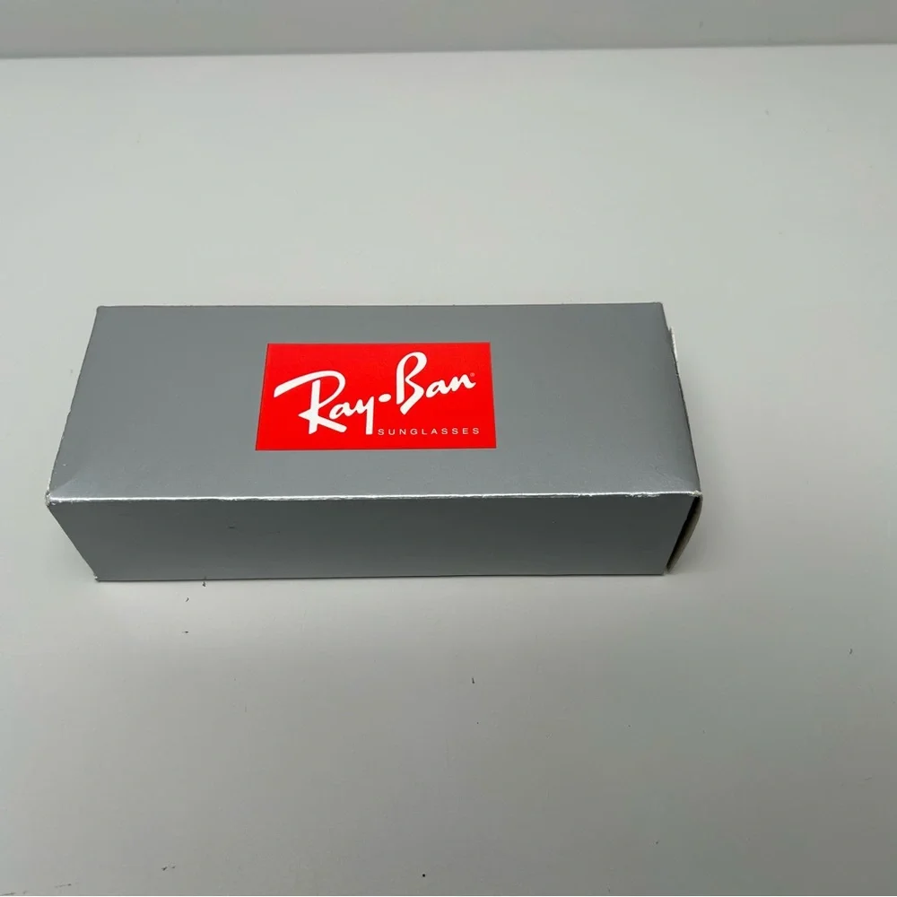 Ray-Ban reposhing this